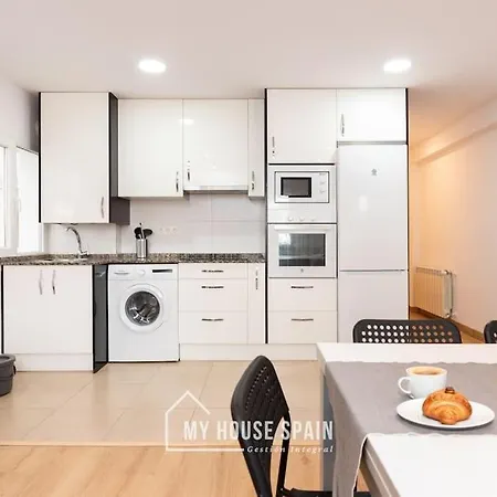 Myhousespain - Luminoso Y Amplio Piso En El Centro * Χιχόν